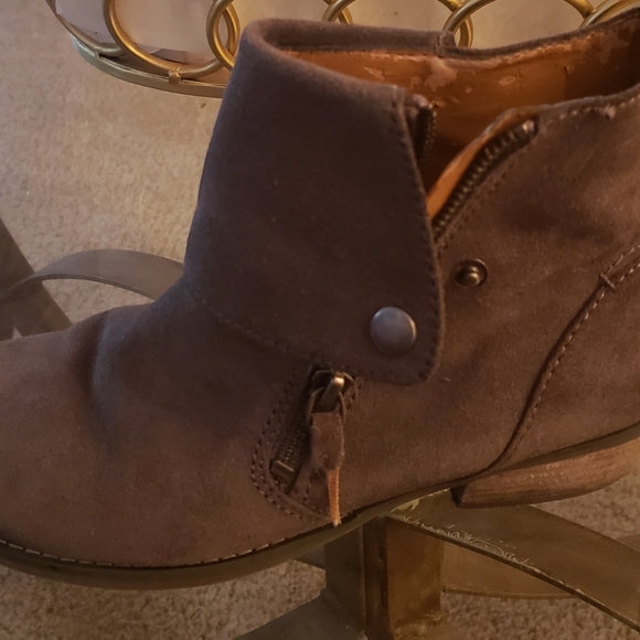 Boot - Picture 5 of 7